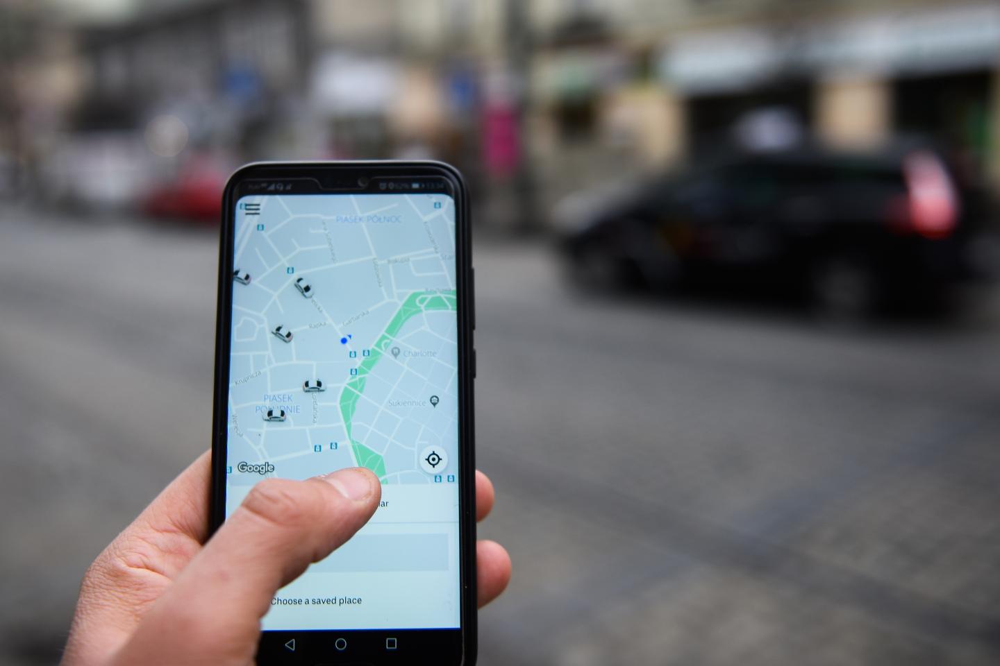 Uber sued by non-white drivers alleging race-biased ratings lead to firings