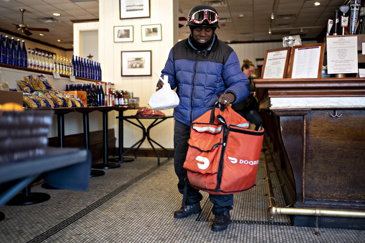 DoorDash Delivery-Ipo-GettyImages-1209050421