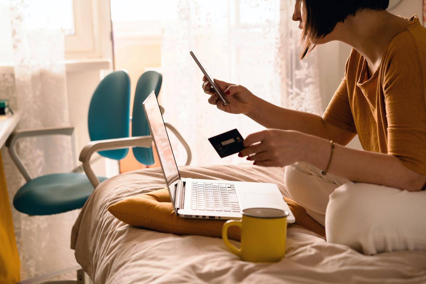 women shopping online