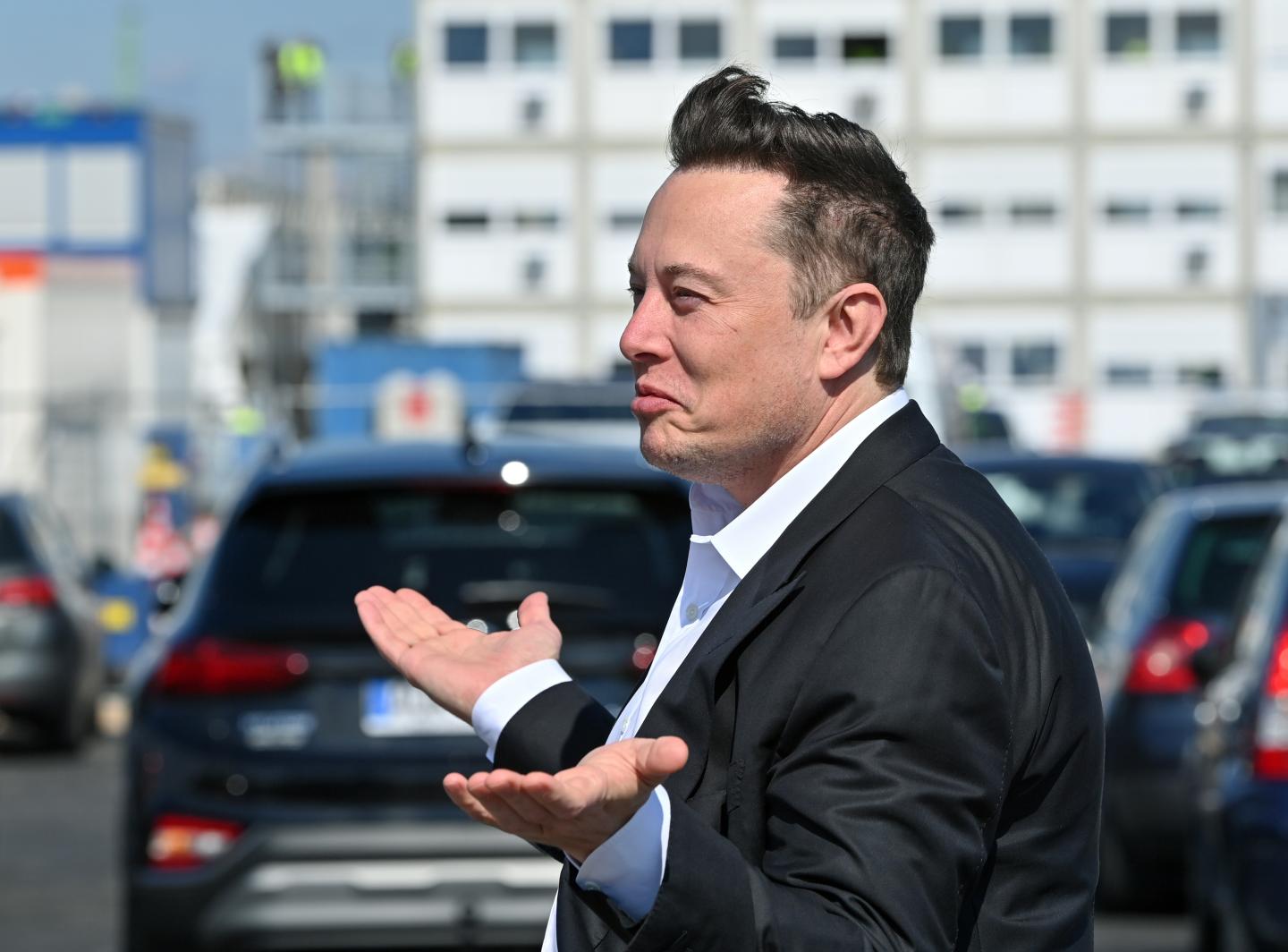 Elon Musk’s rapid COVID test tweets raise more questions than answers