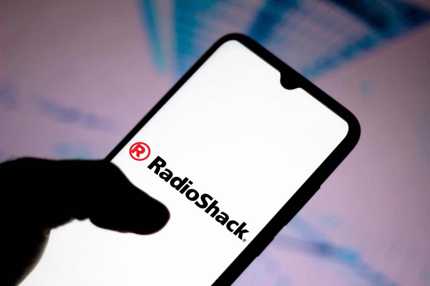 Left for dead, twice, RadioShack gets another shot online