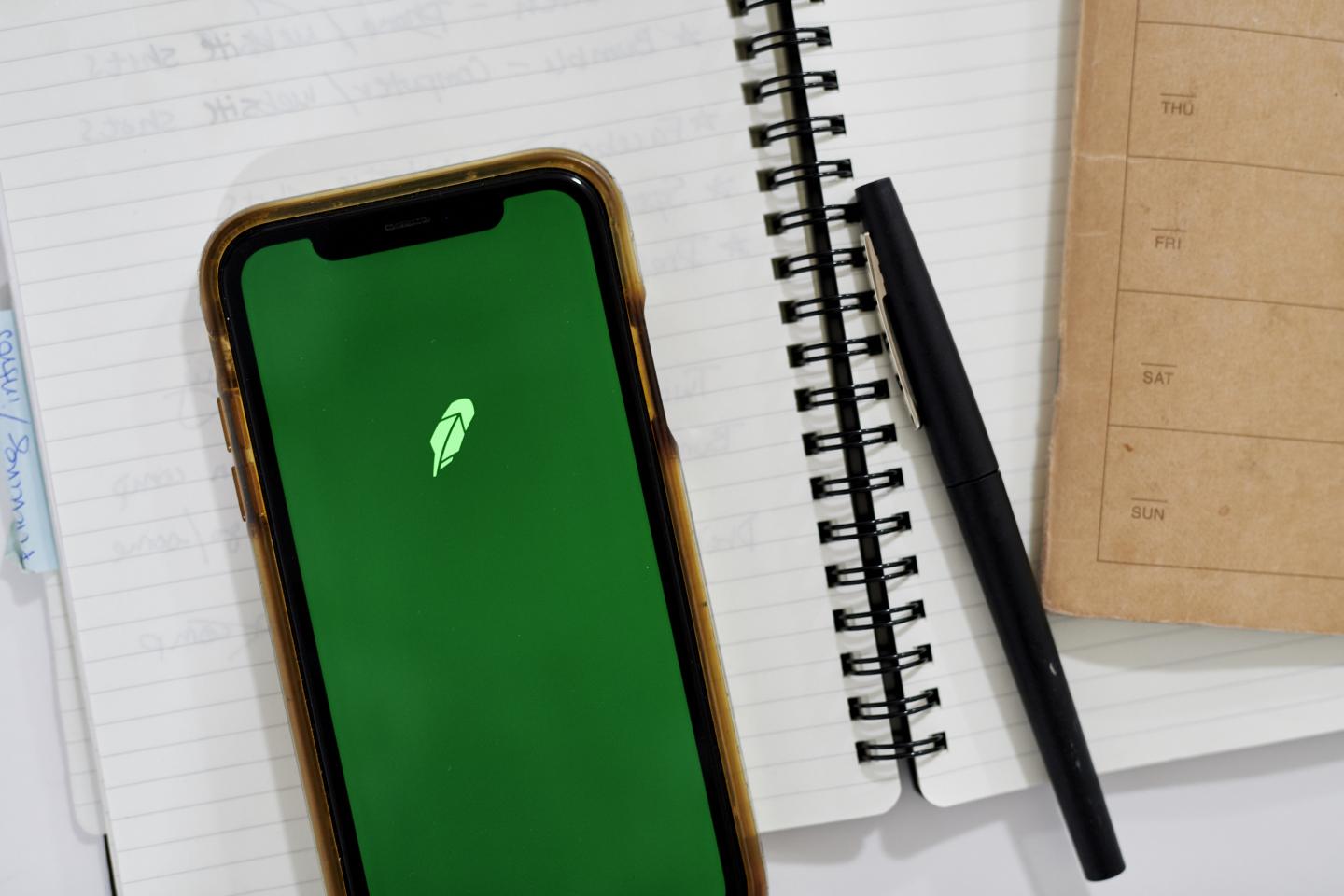 Robinhood asks banks to pitch for potential 2021 IPO