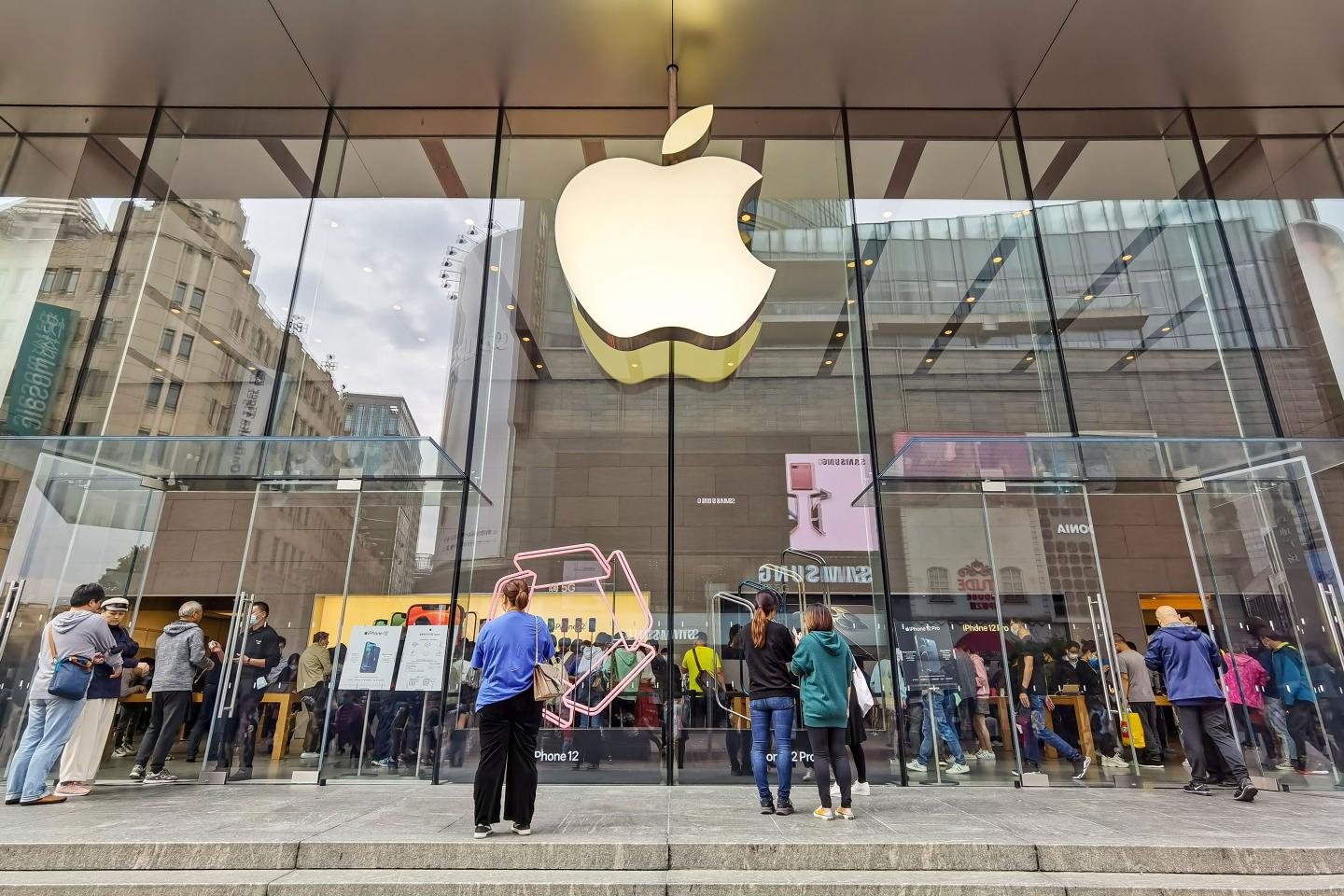 Tech stocks could rally another 15% this year with a Biden win and split Congress, says analyst