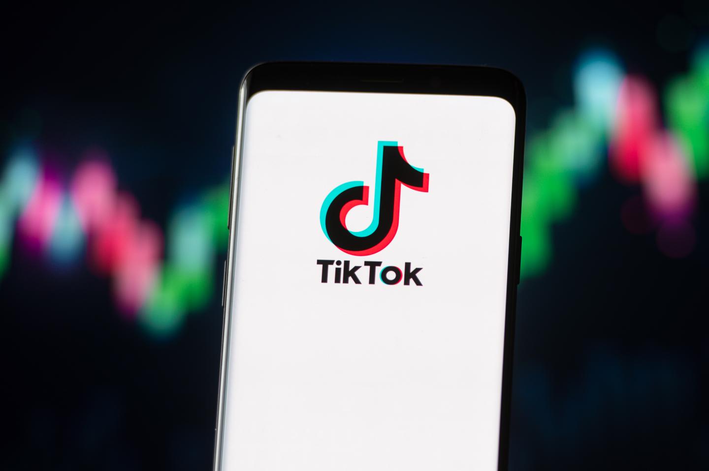 TikTok sale deadline pushed back