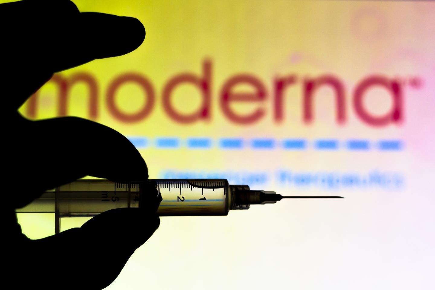 Moderna to request clearance for COVID-19 vaccine in U.S. and EU