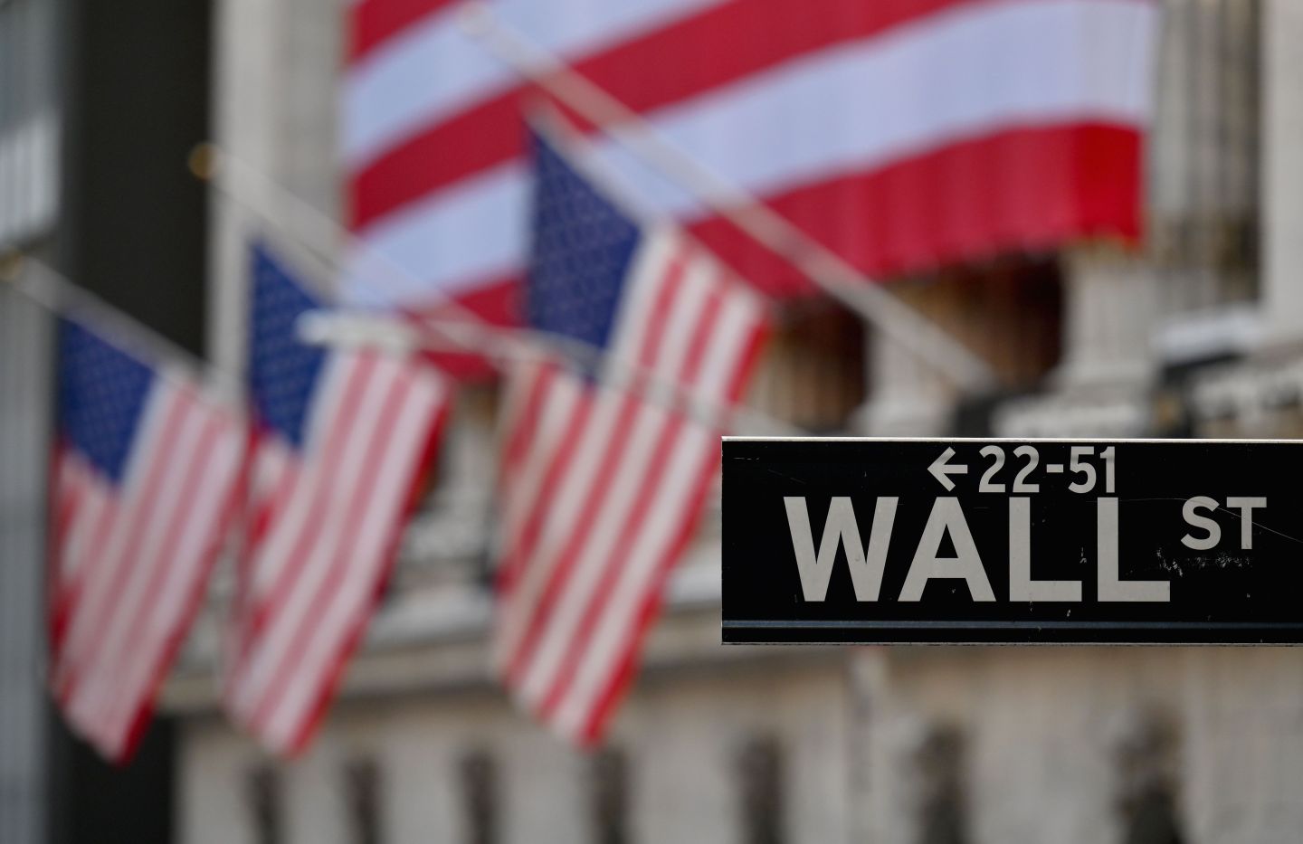 Dow sets a new all-time high, closing at 29,551
