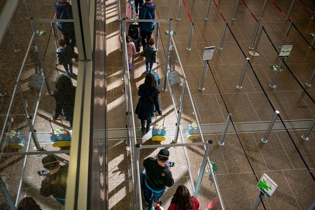 U.S. air travel spiked over Thanksgiving weekend despite CDC guidance to stay home
