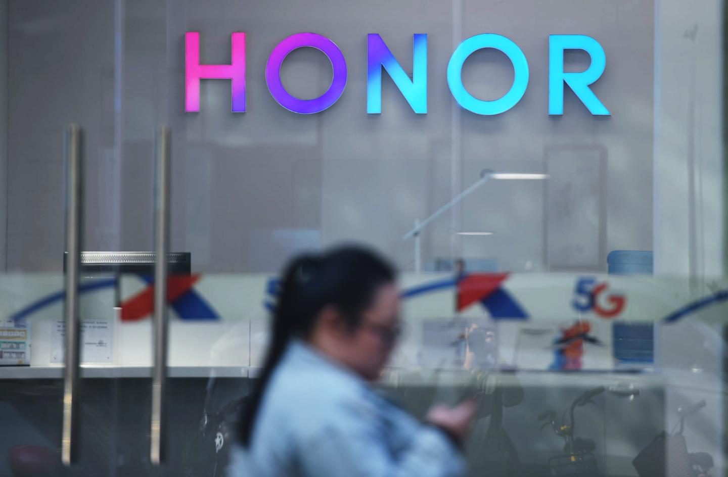 U.S. sanctions force Huawei to sell its budget smartphone brand