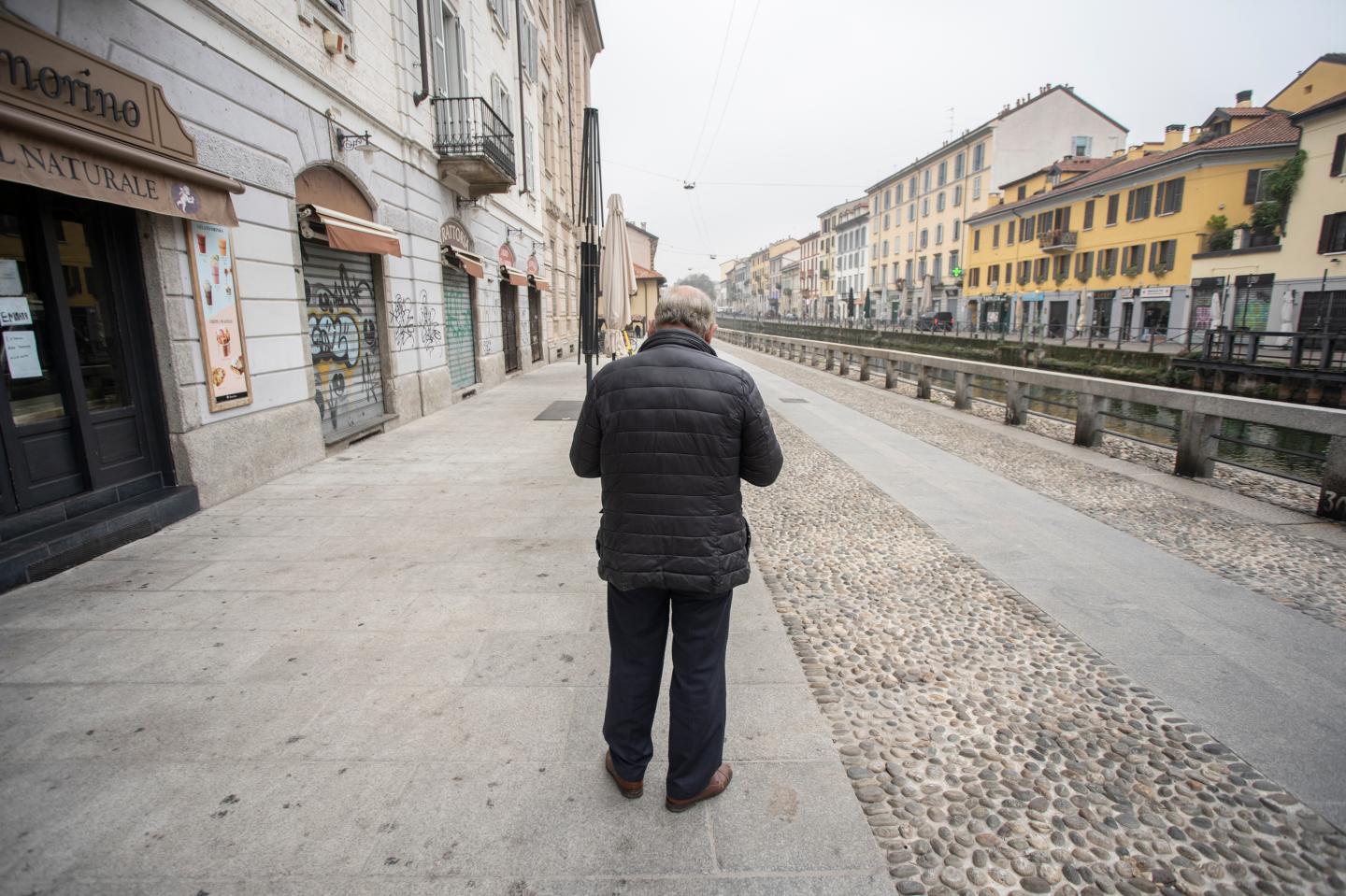 You’re not crazy—you really hunger for social contact, scientists say