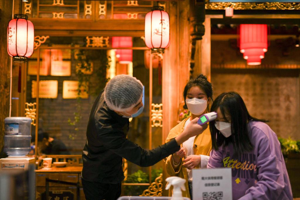 Chinese consumers are spending again—but they remain wary of restaurants