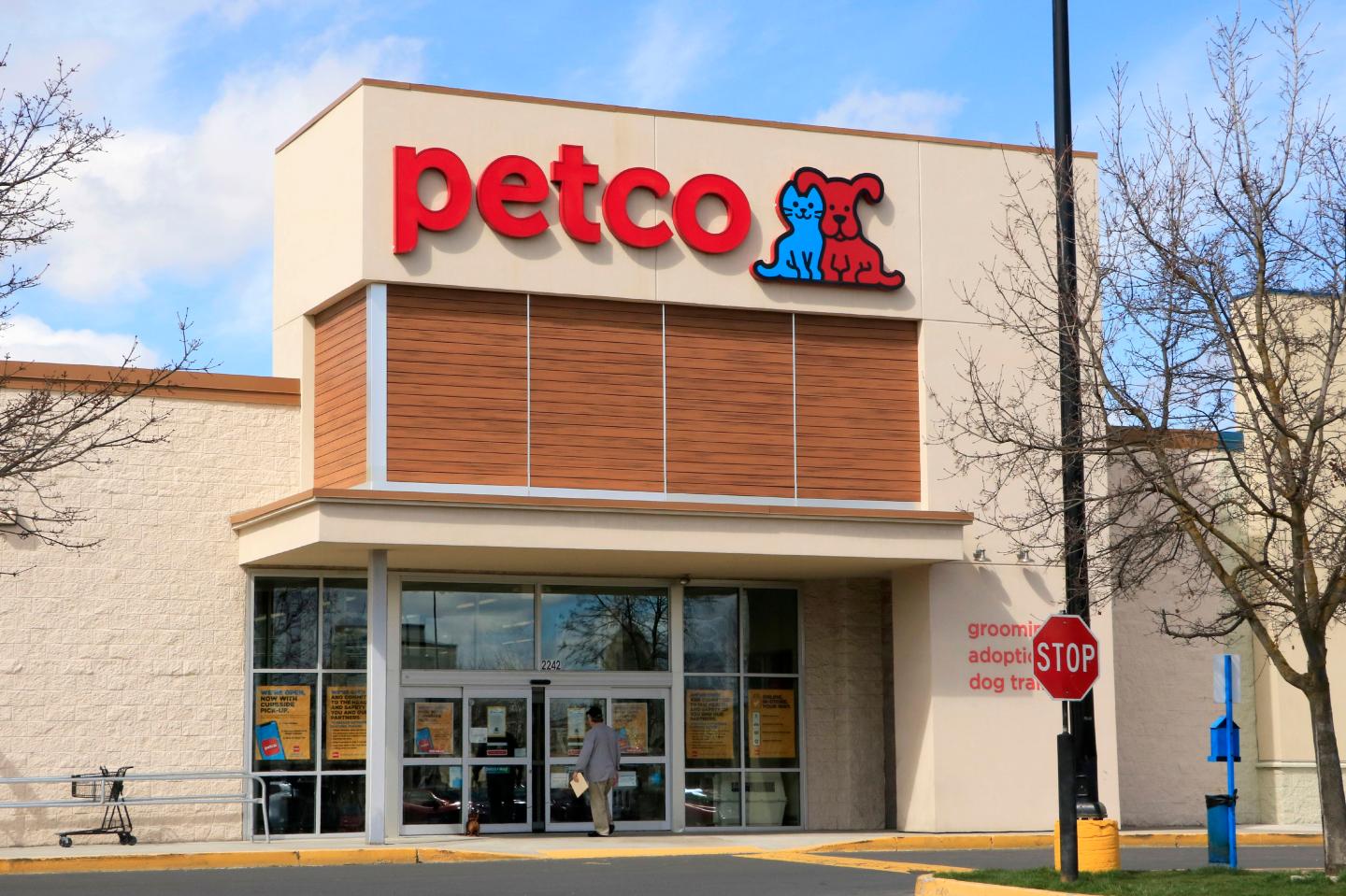 Pandemic puppies push Petco profits, prompting public prospectus