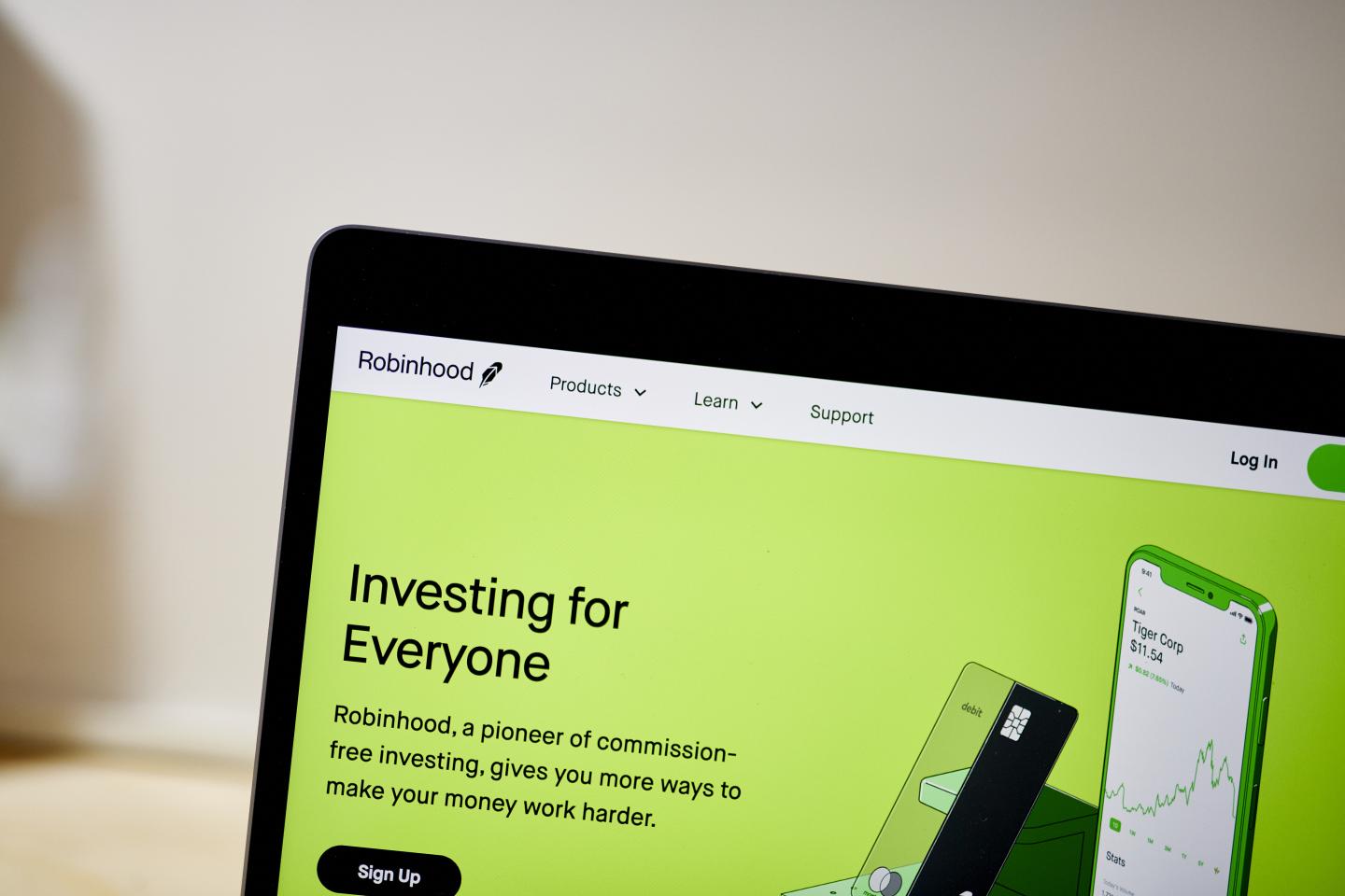 Massachusetts regulators accuse Robinhood of exposing novices to ‘unnecessary trading risks’