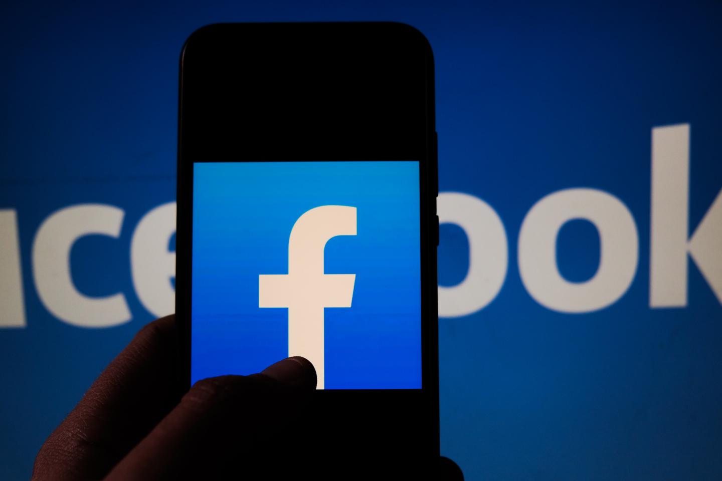 Facebook is building a tool to let fans pay celebrities for face time