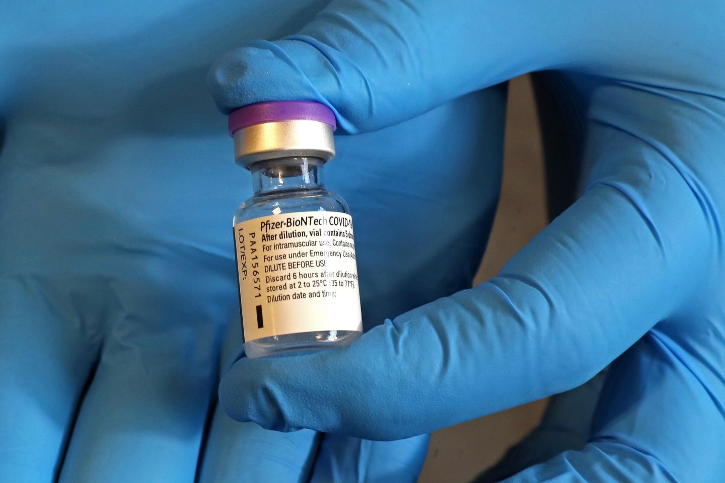 Pfizer COVID vaccine molecule to masses