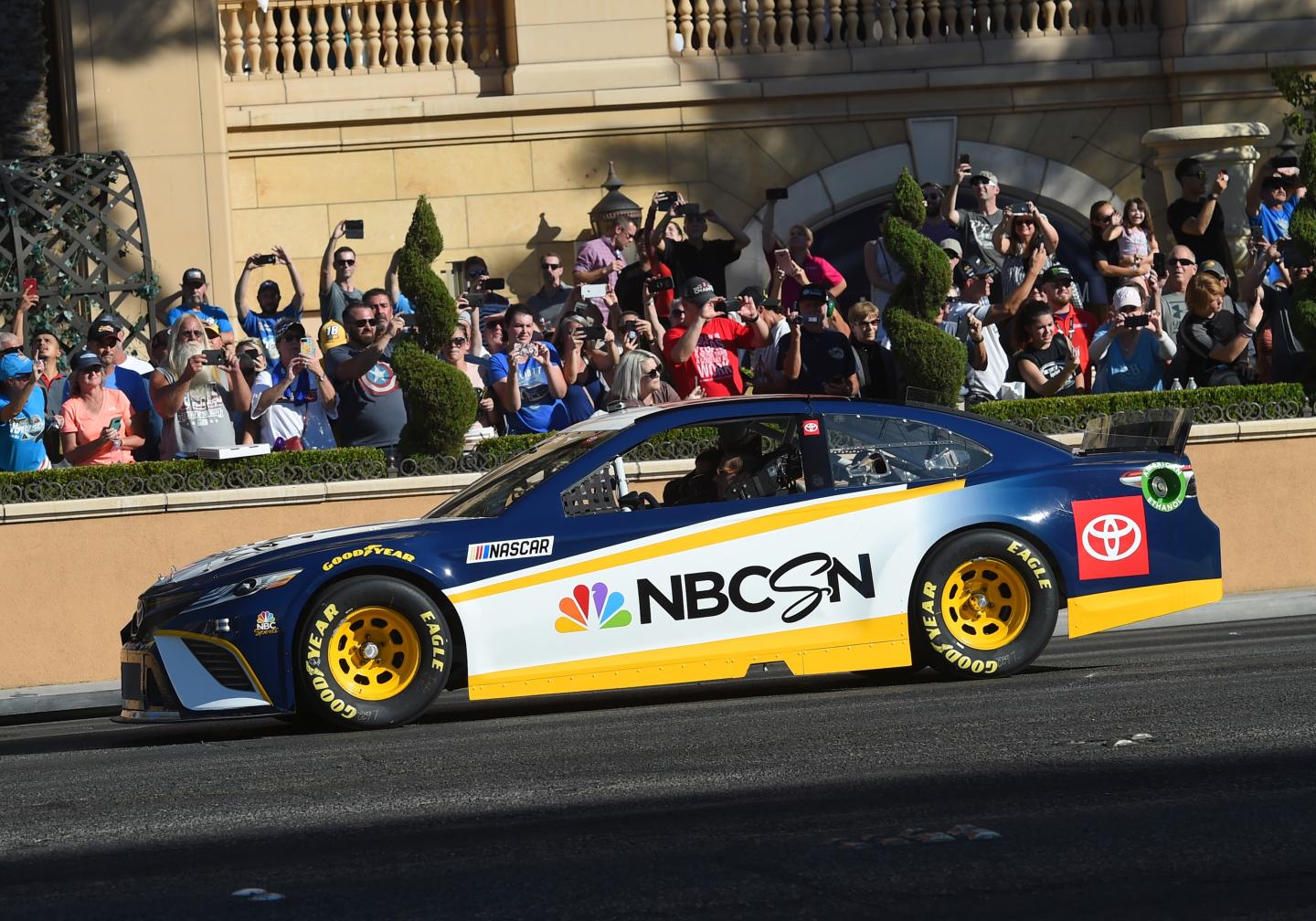 NBC to shut sports network