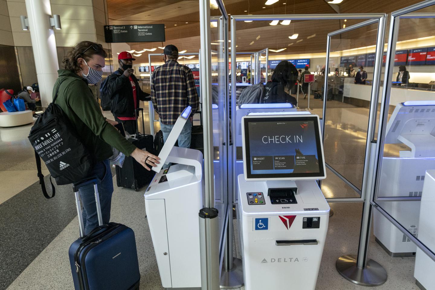 Mask up, air travelers—it will soon be mandatory under Biden’s new travel safety rules