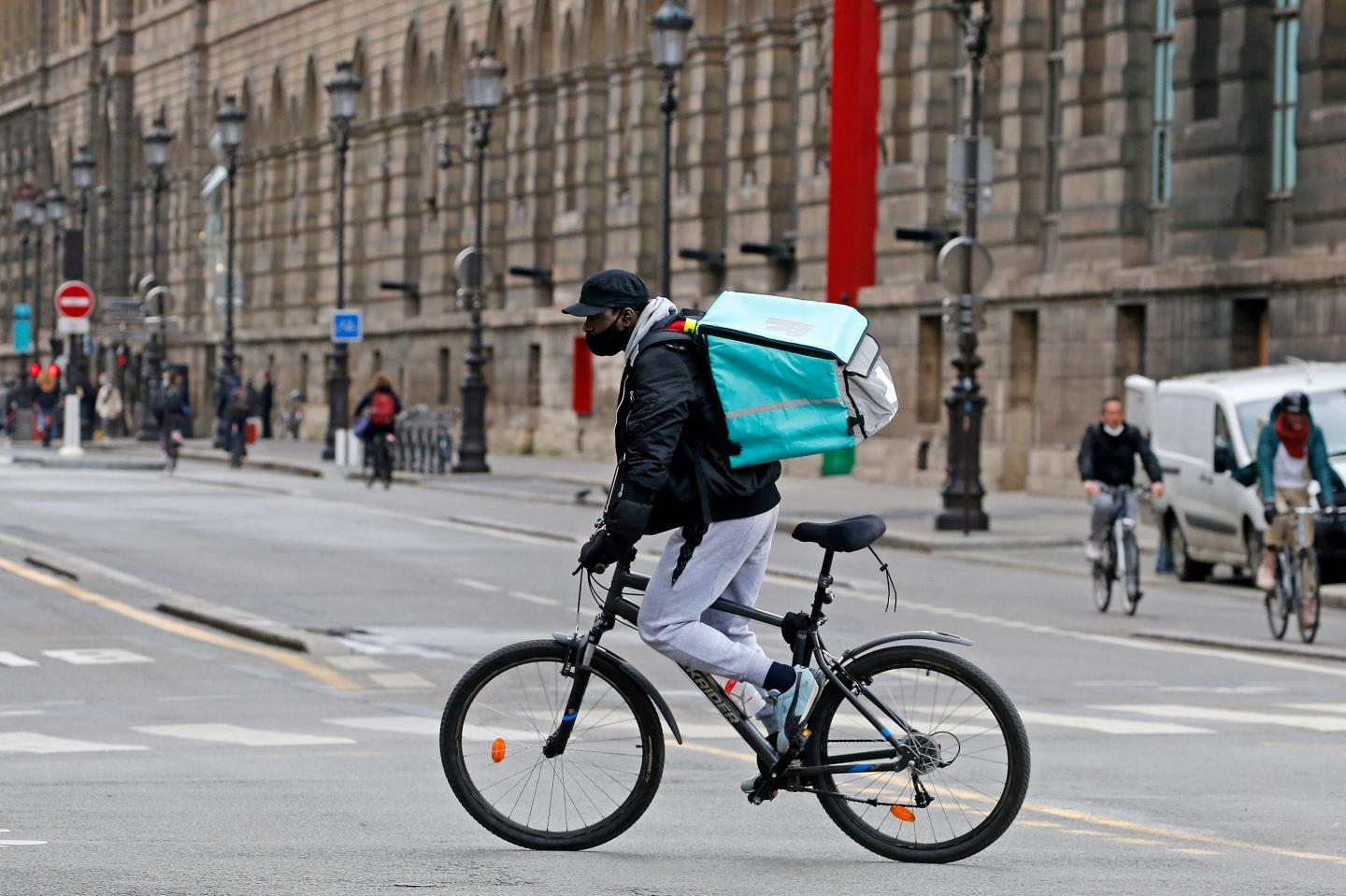Gig economy: Europe tells companies to negotiate with workers or face new laws