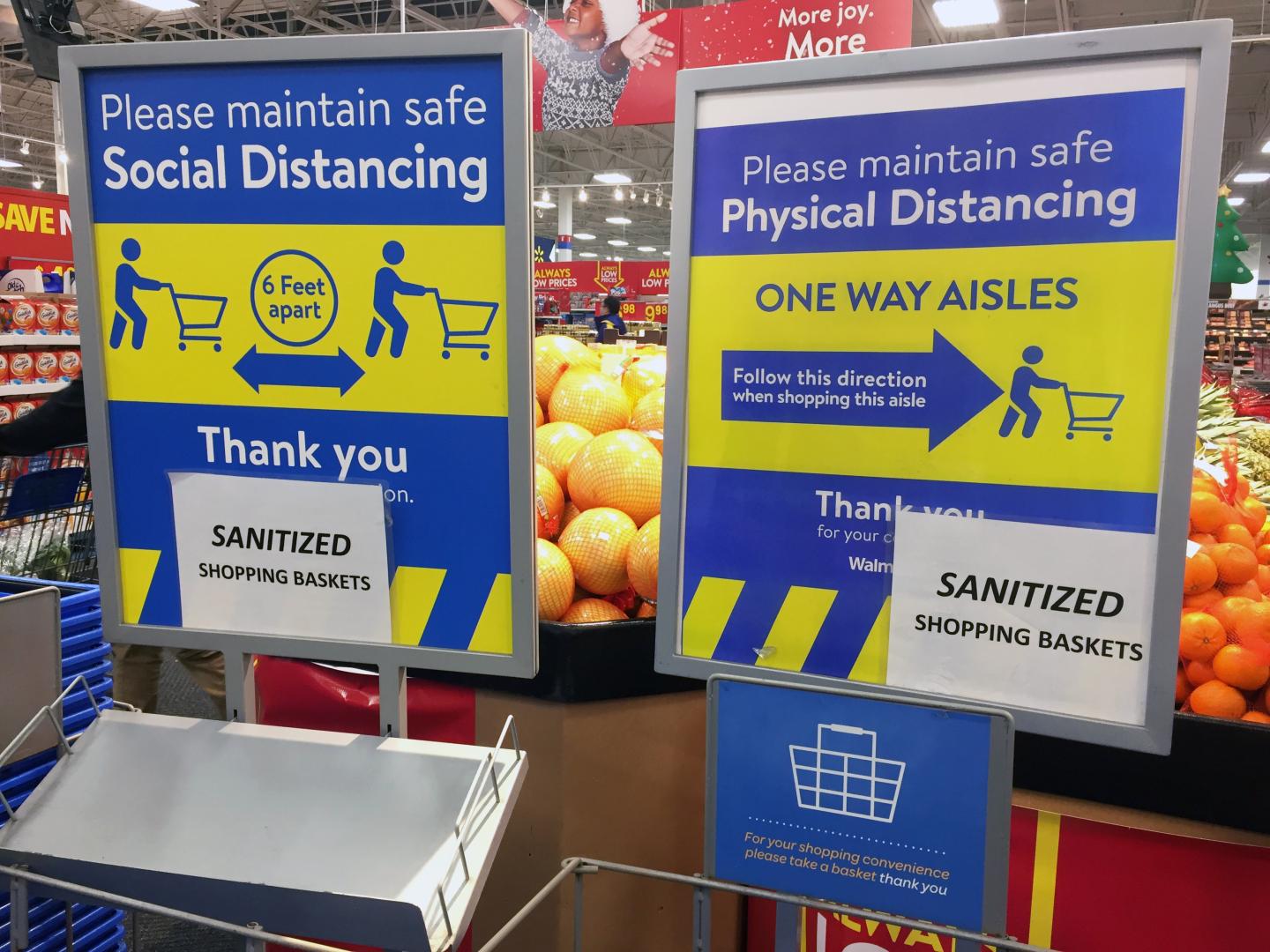 Walmart shares fall 6% after pledging to raise its average hourly wage to $15