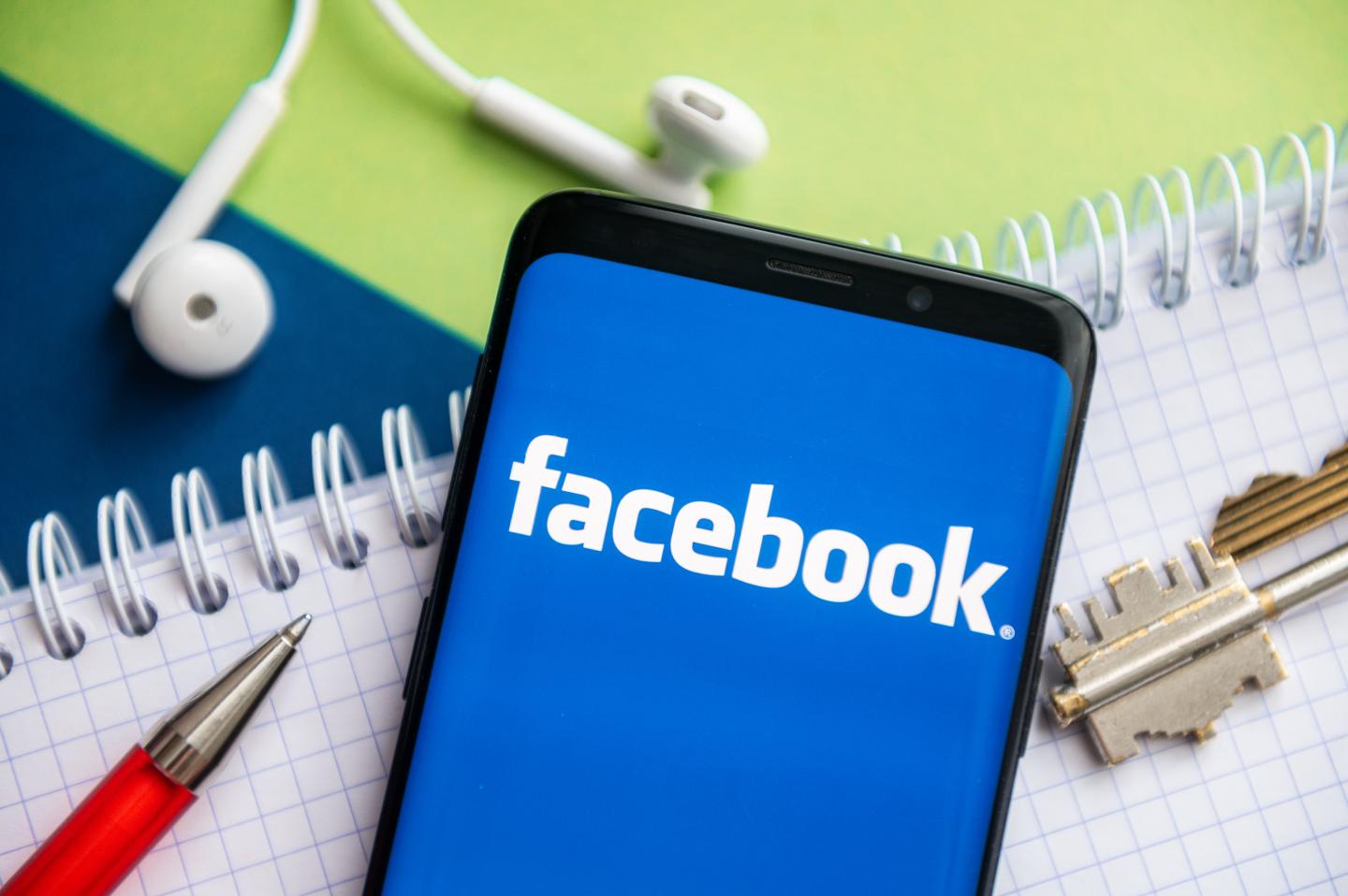 Facebook’s reported smartwatch is unlikely to be a big threat to Apple, analysts say