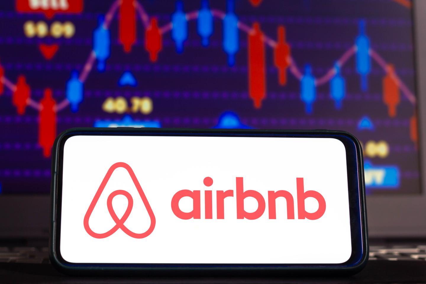 Airbnb revenue beats estimates, showing demand amid COVID surge