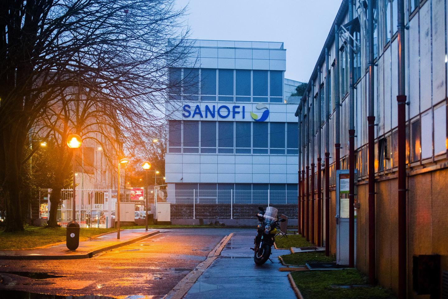 Pfizer’s competitors are lining up to make its COVID-19 vaccine