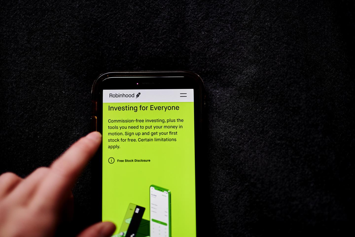Robinhood 3 AM call-Phone