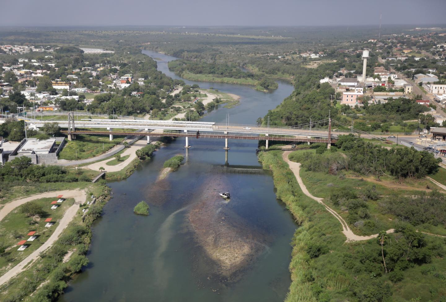 Texas border town Roma becomes epicenter for migrant children seeking asylum