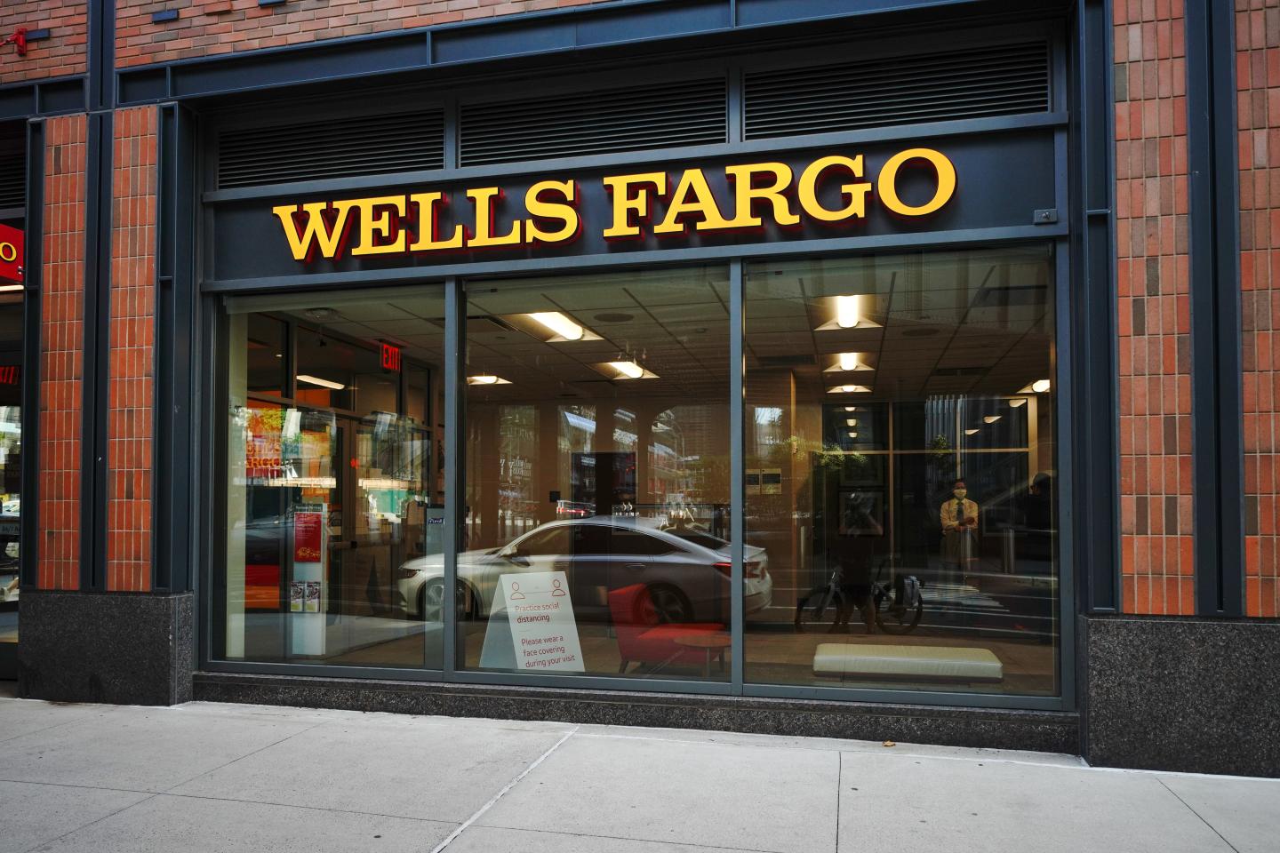 Stimulus check update: Major U.S. Banks will start distributing IRS direct payments on Wednesday
