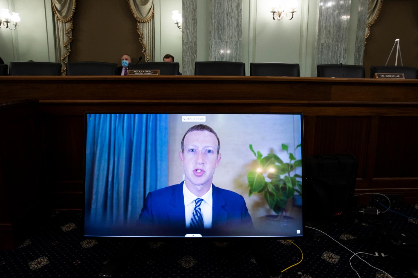 Facebook asks court to toss U.S. suit seeking company breakup