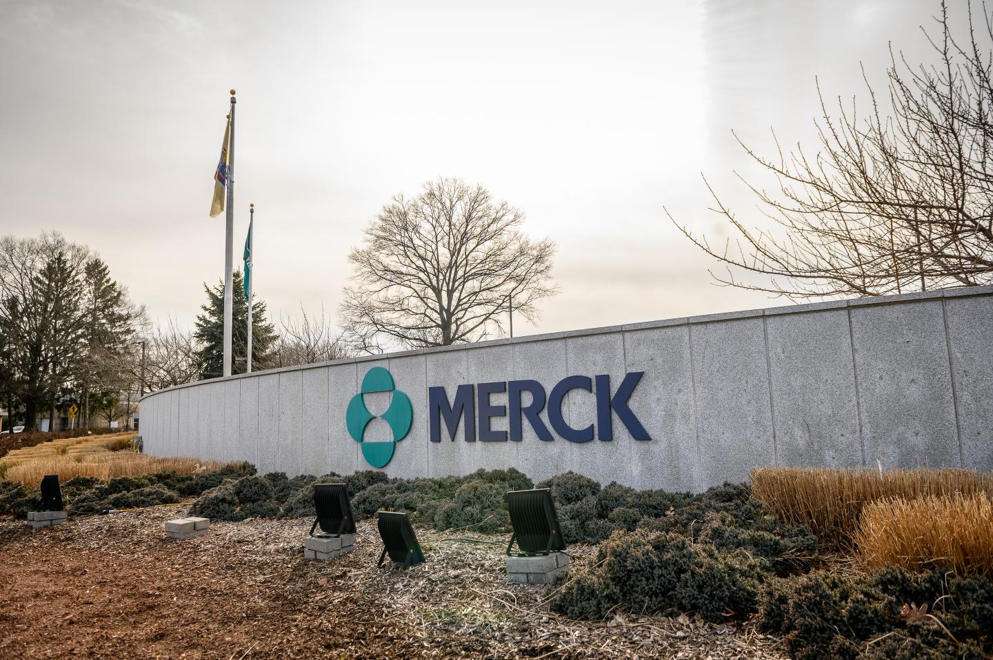 Biden set to announce vaccine manufacturing partnership between Merck and Johnson & Johnson
