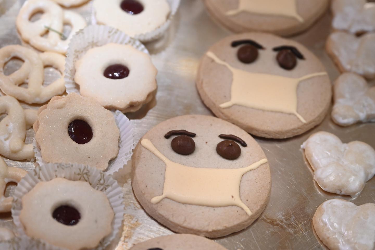 Baden-Wuerttemberg, Wangen im Allgäu: Pastries are on display at Cafe Walfisch downtown.