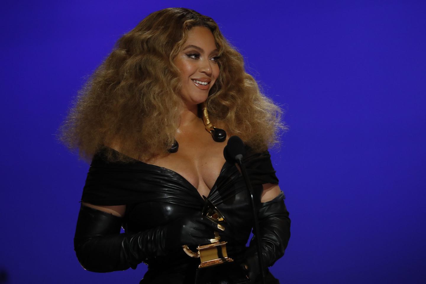 Grammy awards 2021: it’s a record-breaking night for Beyoncé and Taylor Swift