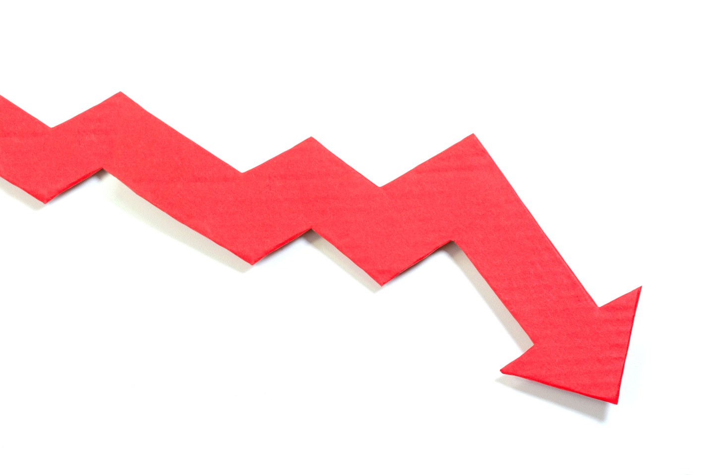 Arrow sign pointing downwards.