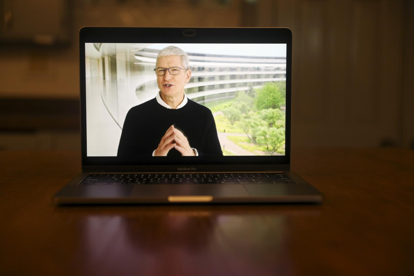 Wireless carriers discounting the iPhone 12 push Apple to a blow out quarter