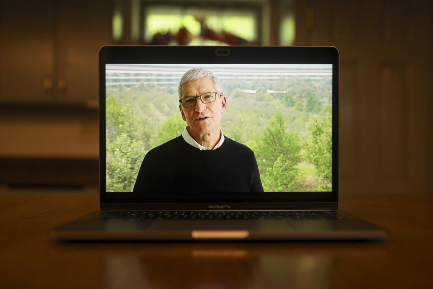 Apple CEO Tim Cook talks  self-driving cars and retirement