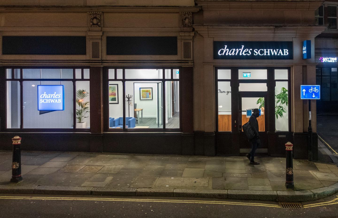 Schwab erroneously put $1.2 million into customer’s account—and then things got really crazy