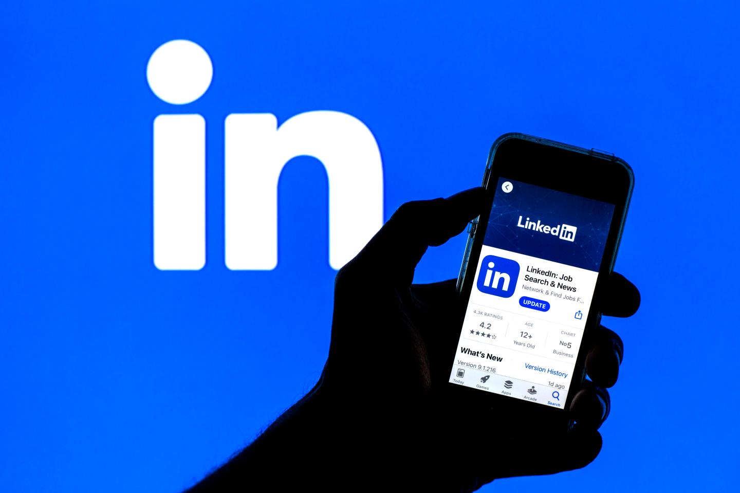 LinkedIn plans new ‘hub’ to help companies train their workers