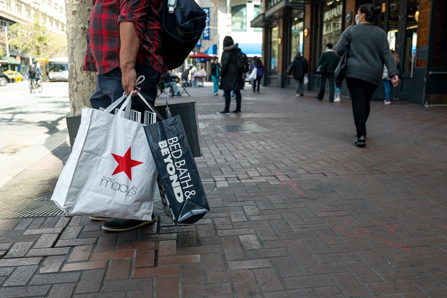 Surge in retail sales shows signs of U.S. economic recovery