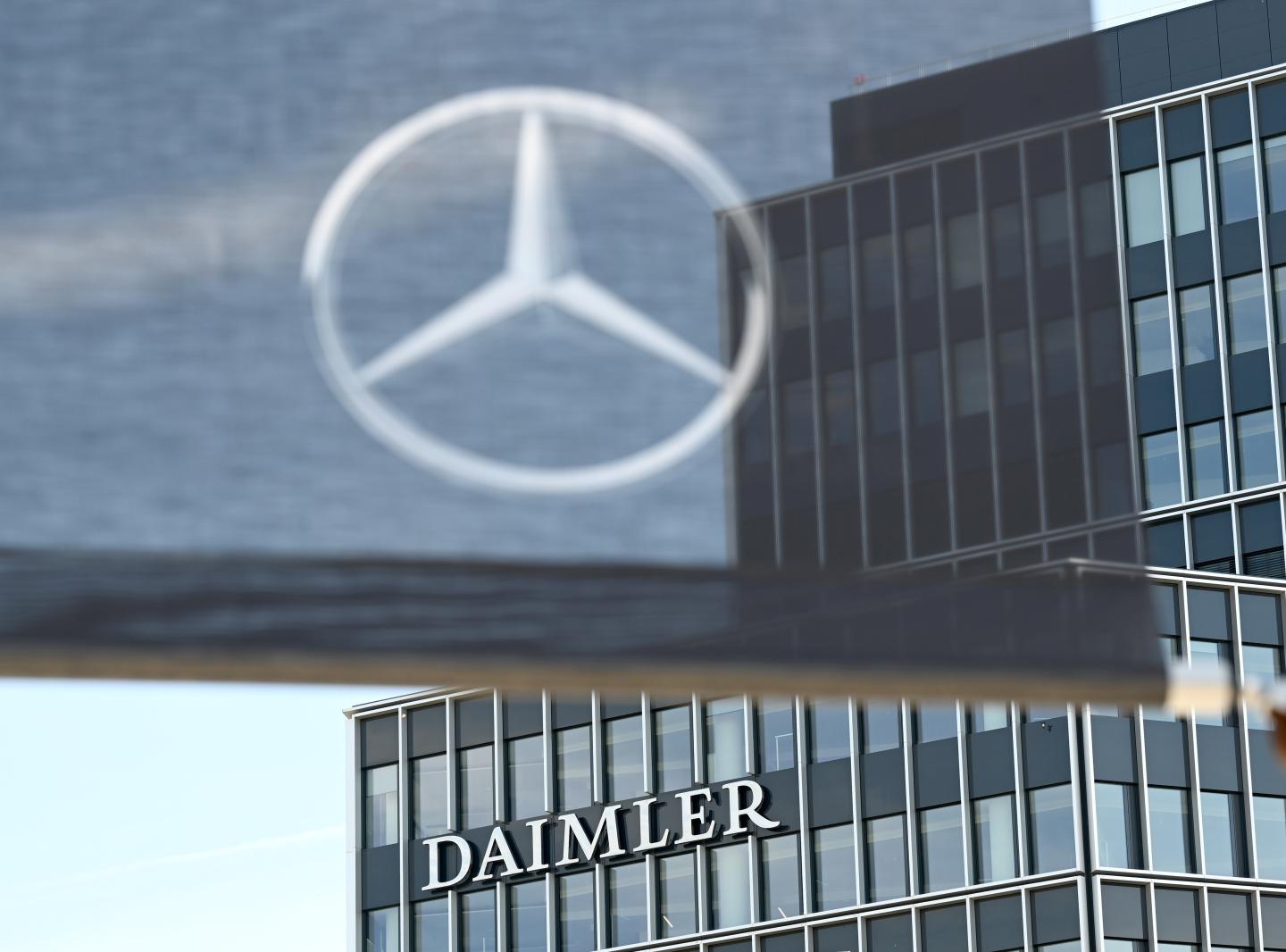 Mercedes braces for big Q2 shortfall as global chip crisis roils the luxury car market