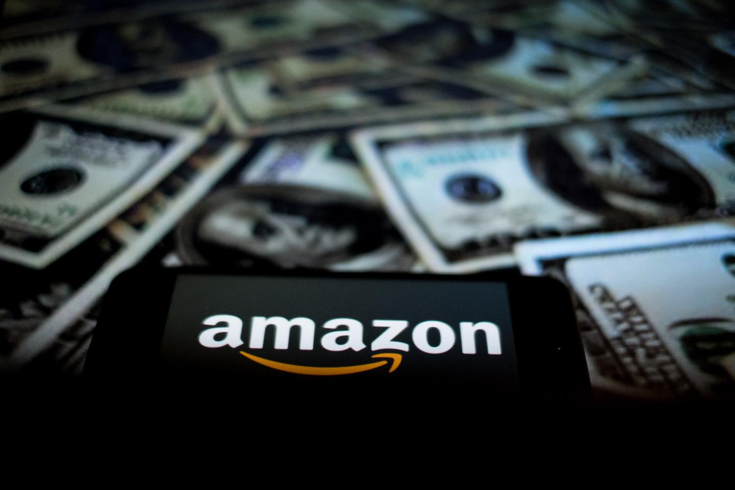 Amazon sales beat estimates as pandemic shopping continues