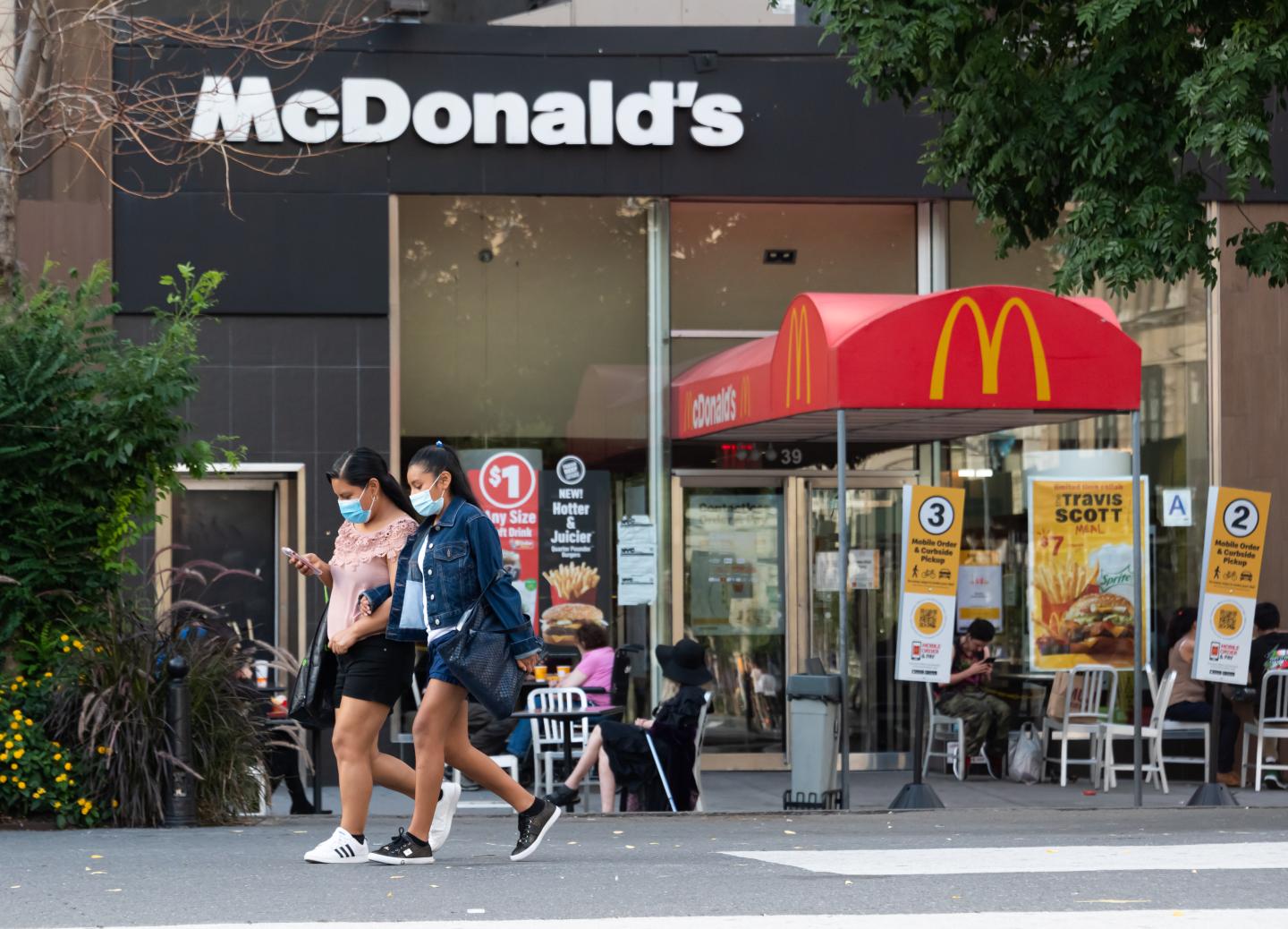 McDonald’s to exit hundreds more Walmart stores