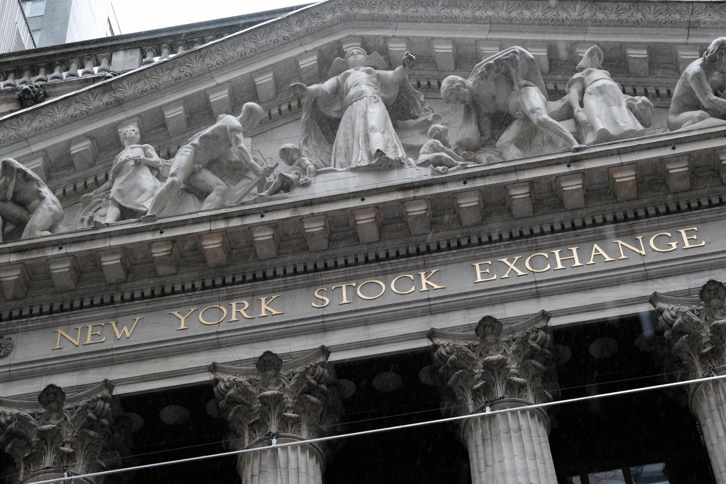 Is corporate America living up to its net-zero pledges? A new report breaks down the numbers