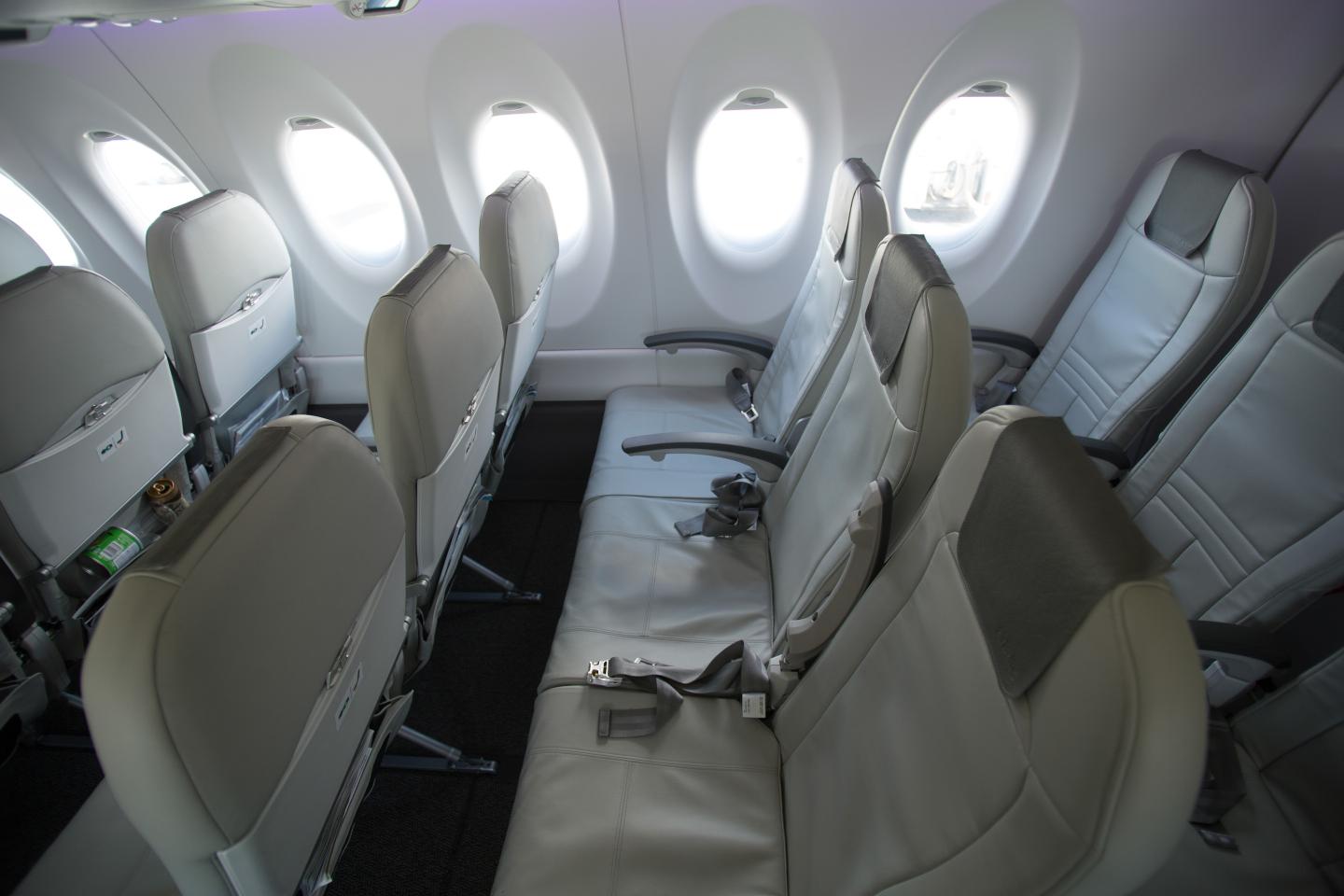 Airlines’ middle seats cited as COVID-19 risk in new CDC study