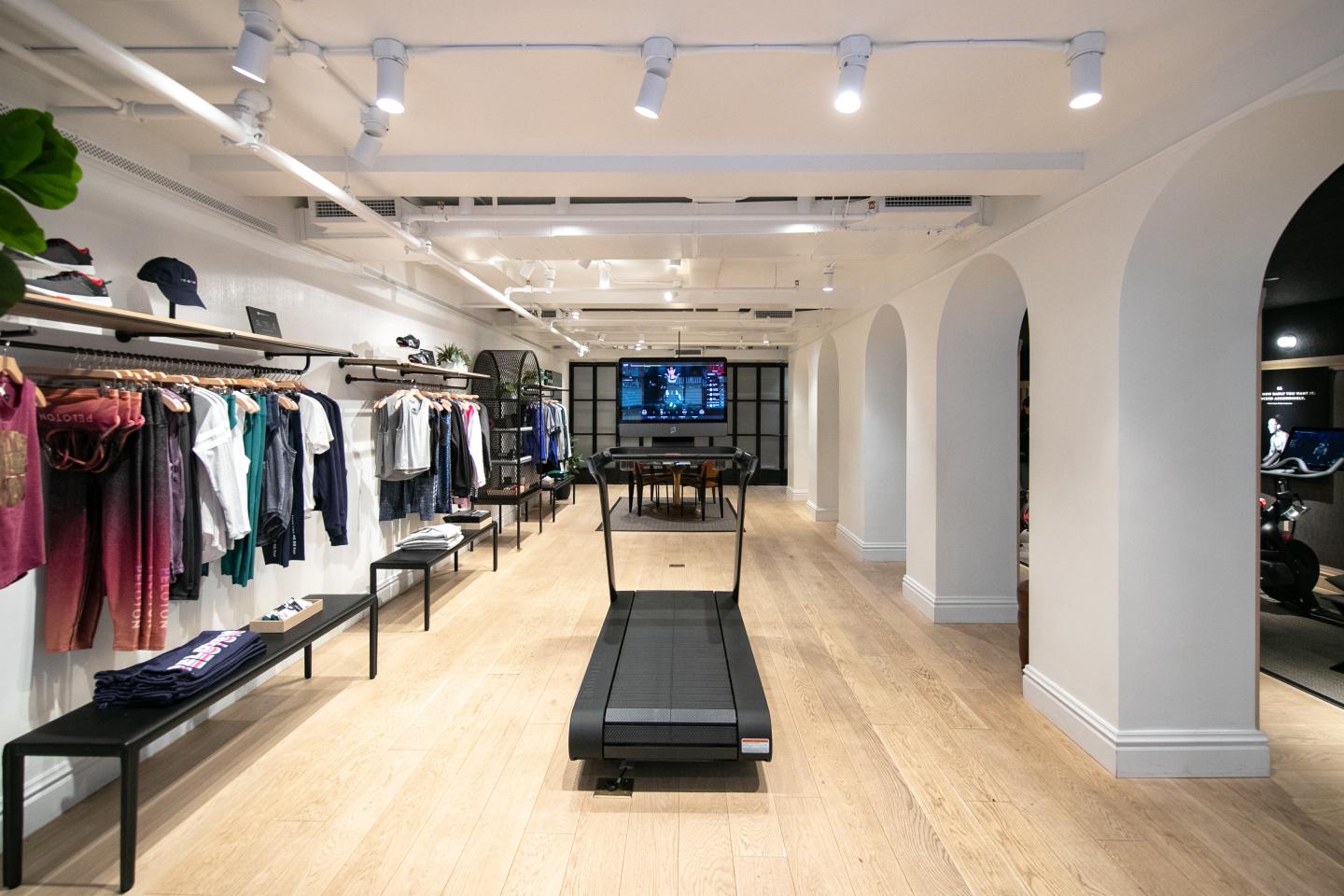 Peloton shares tank after it decides to recall treadmills