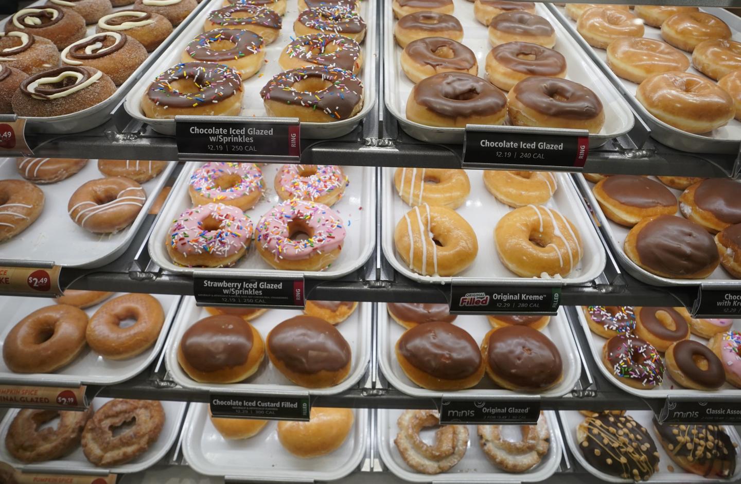 Krispy Kreme offering free dozen doughnuts to high school or college seniors