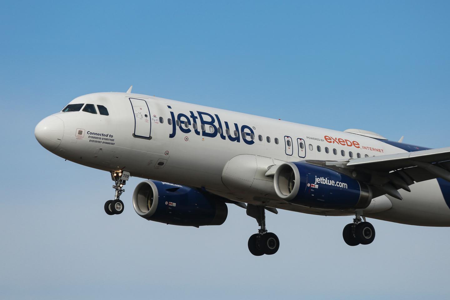 Woman faces $32,750 fine for not wearing mask (and throwing a fit) on a plane