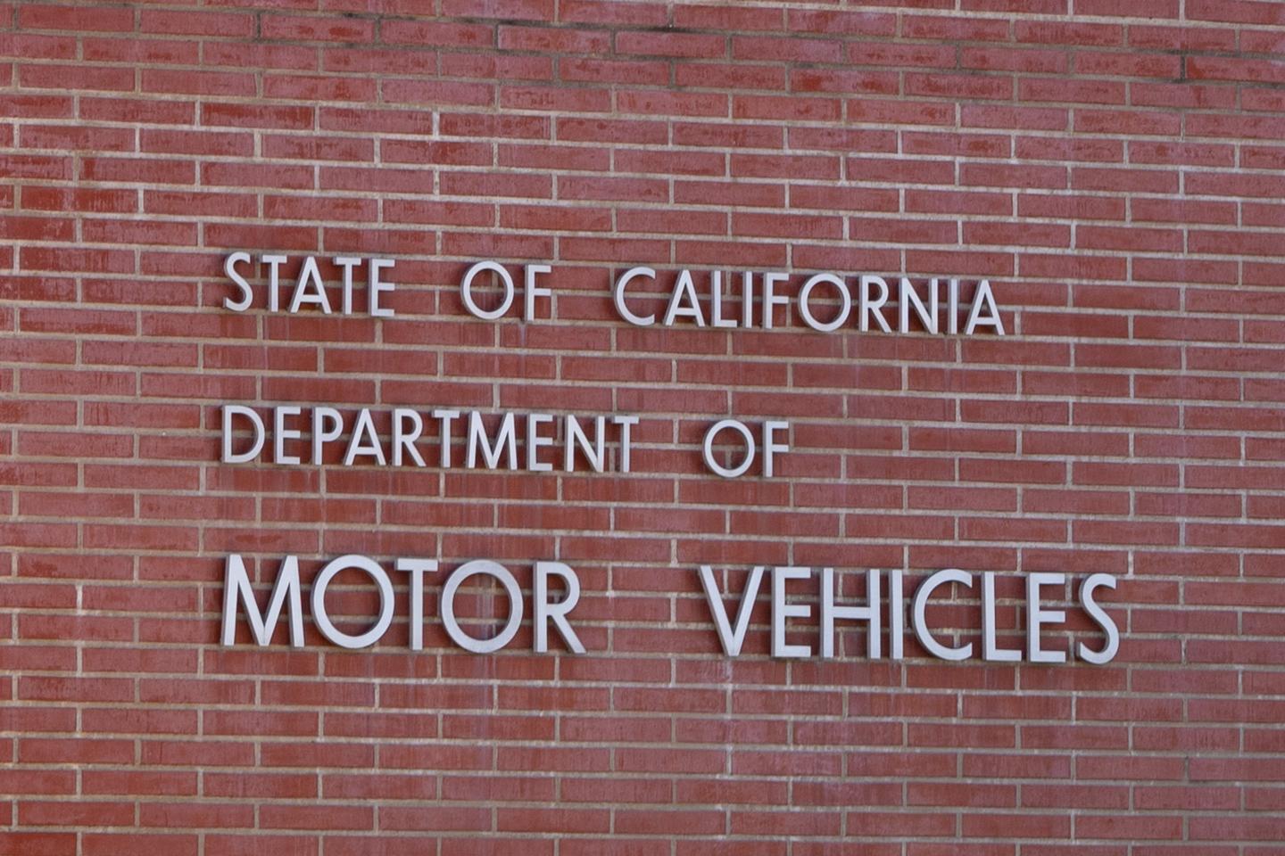 California opens probe into whether Tesla’s ‘full self-driving’ option is the real deal, or an exaggerated claim