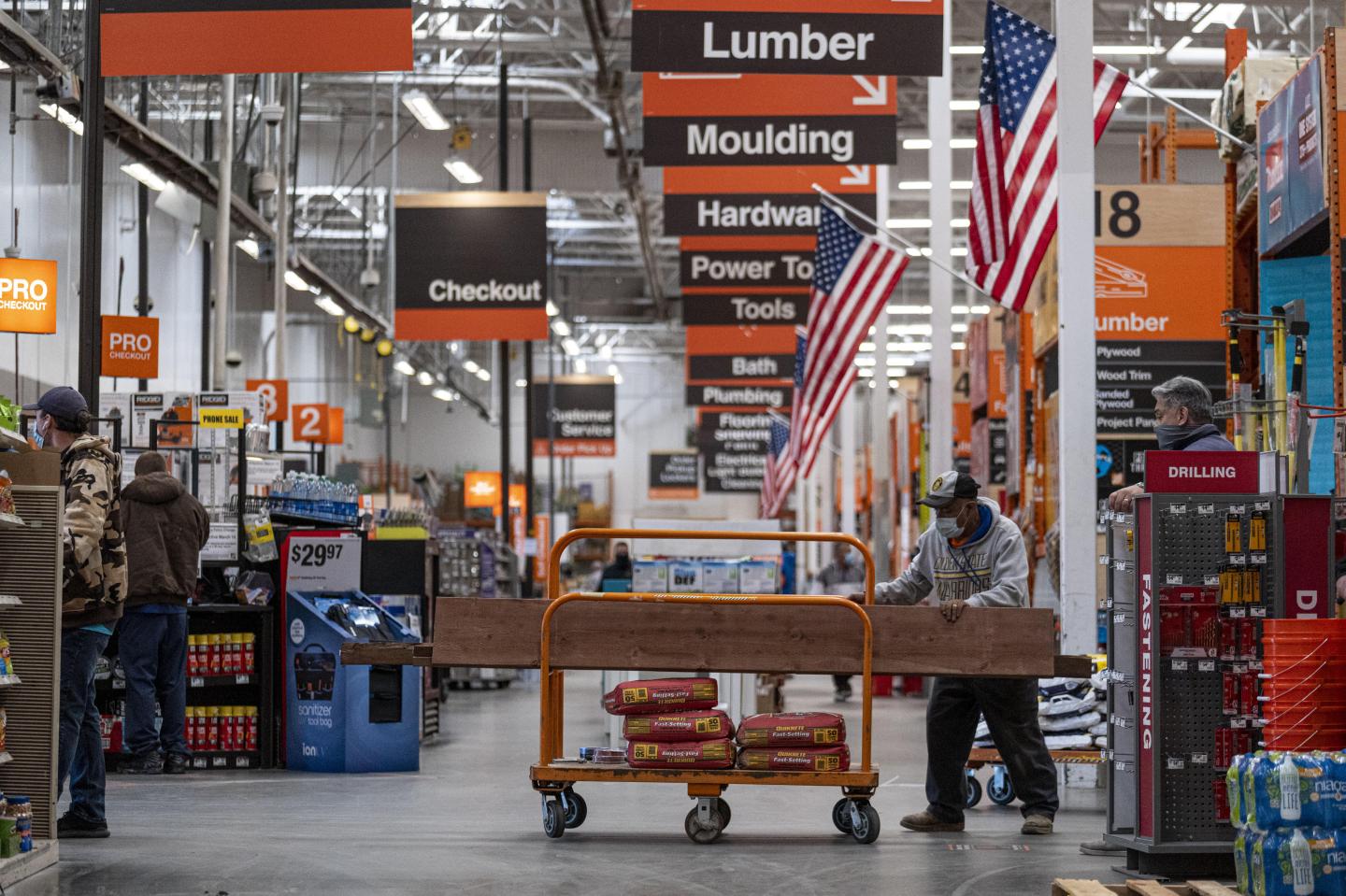 Home Depot thinks its hot streak will last a long time