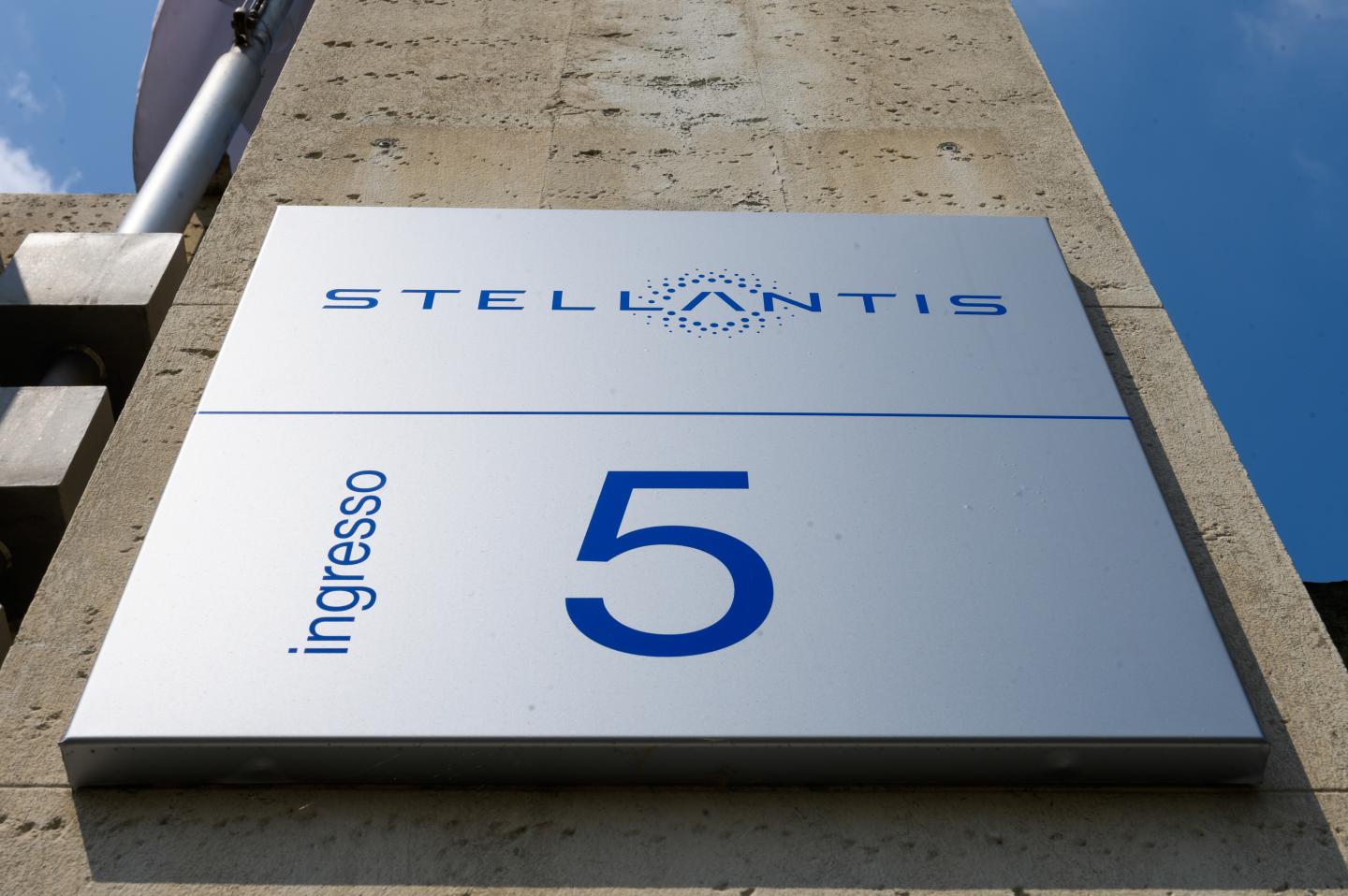Tesla stands to lose lucrative business selling CO2 credits to Fiat Chrysler successor Stellantis