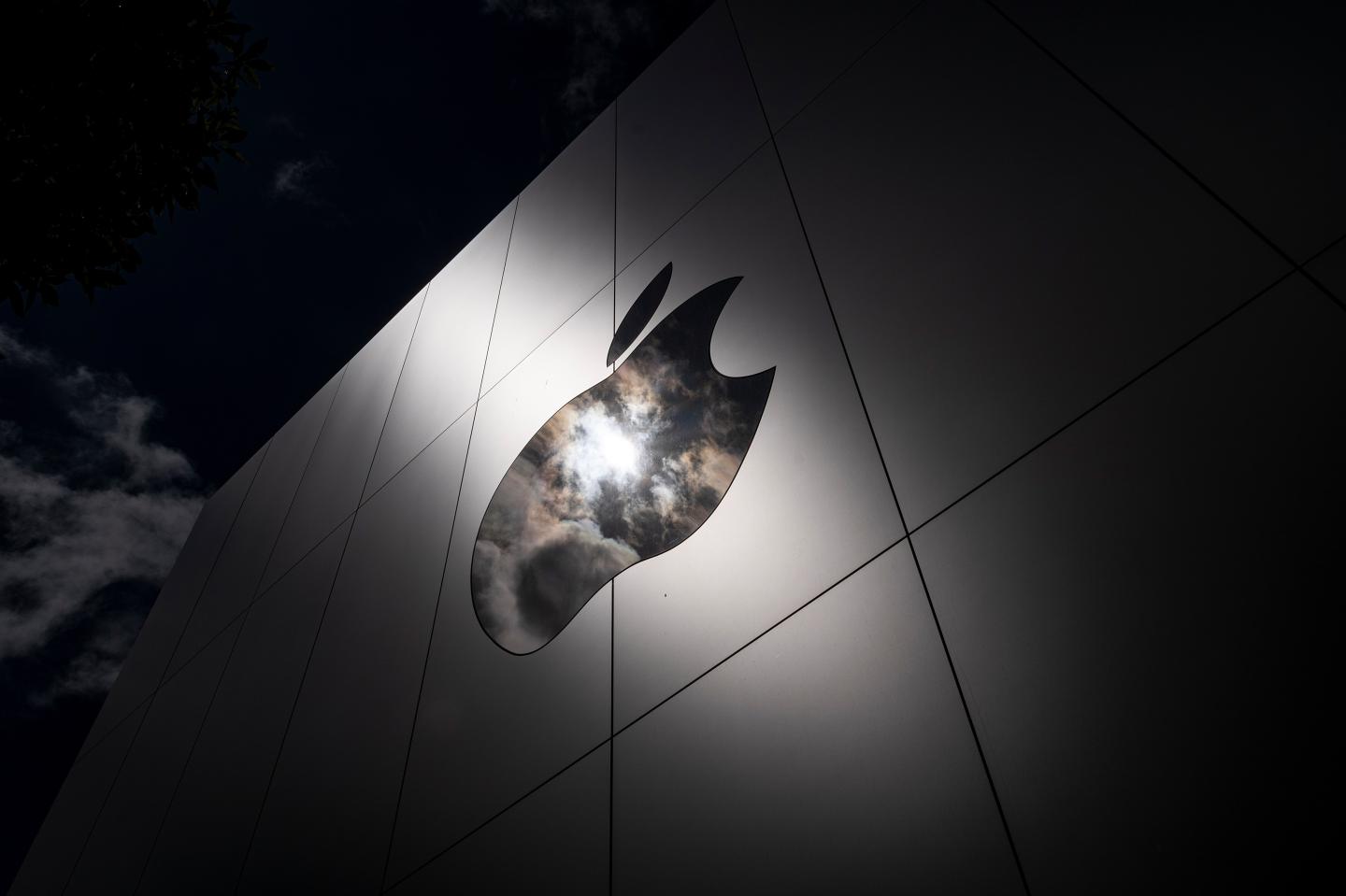 Apple employee activism sparked over ex-Facebook hire (and dismissal)